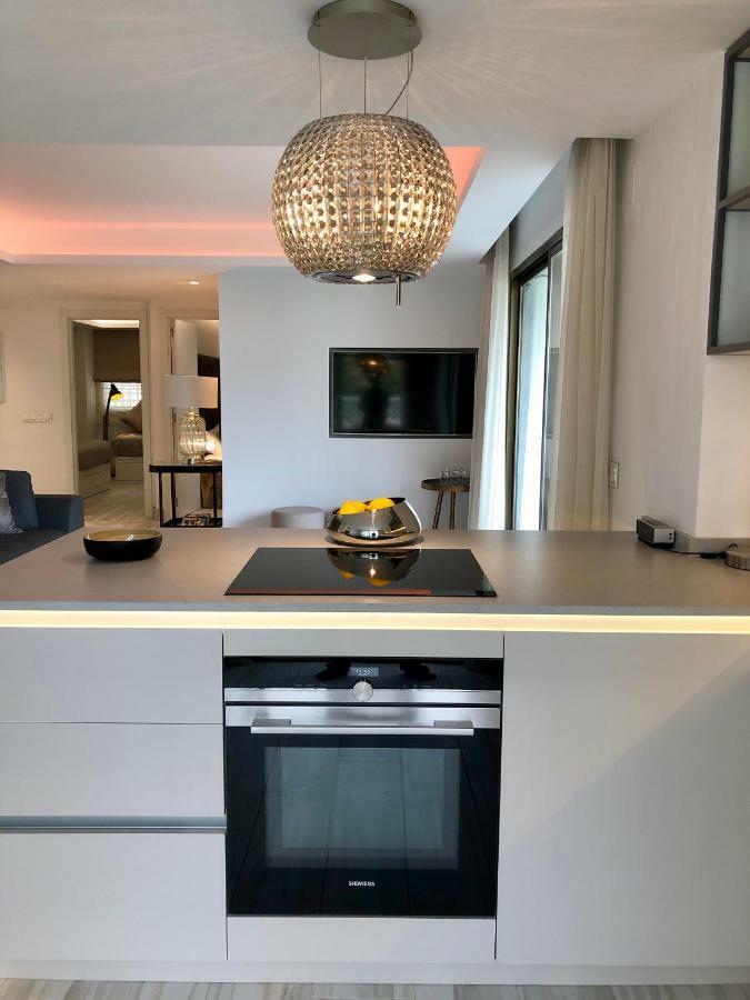 Luxury Apartment In La Isla, Walking Distance To Puerto Banus มาร์เบยา ภายนอก รูปภาพ