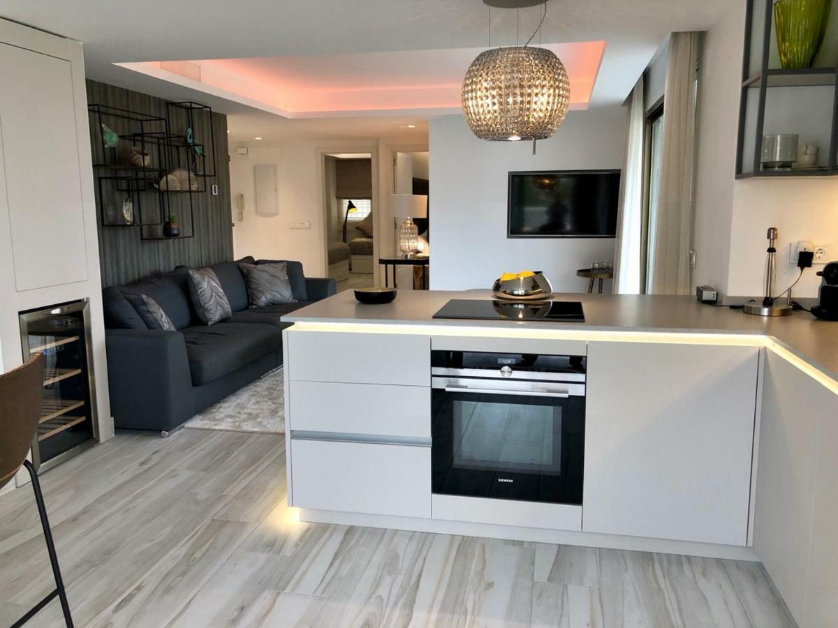 Luxury Apartment In La Isla, Walking Distance To Puerto Banus มาร์เบยา ภายนอก รูปภาพ