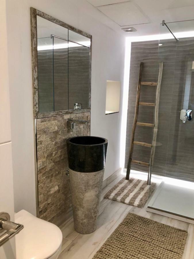 Luxury Apartment In La Isla, Walking Distance To Puerto Banus มาร์เบยา ภายนอก รูปภาพ